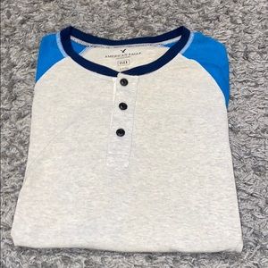 ⏳3/$15⏳American Eagle 3 button shirt!